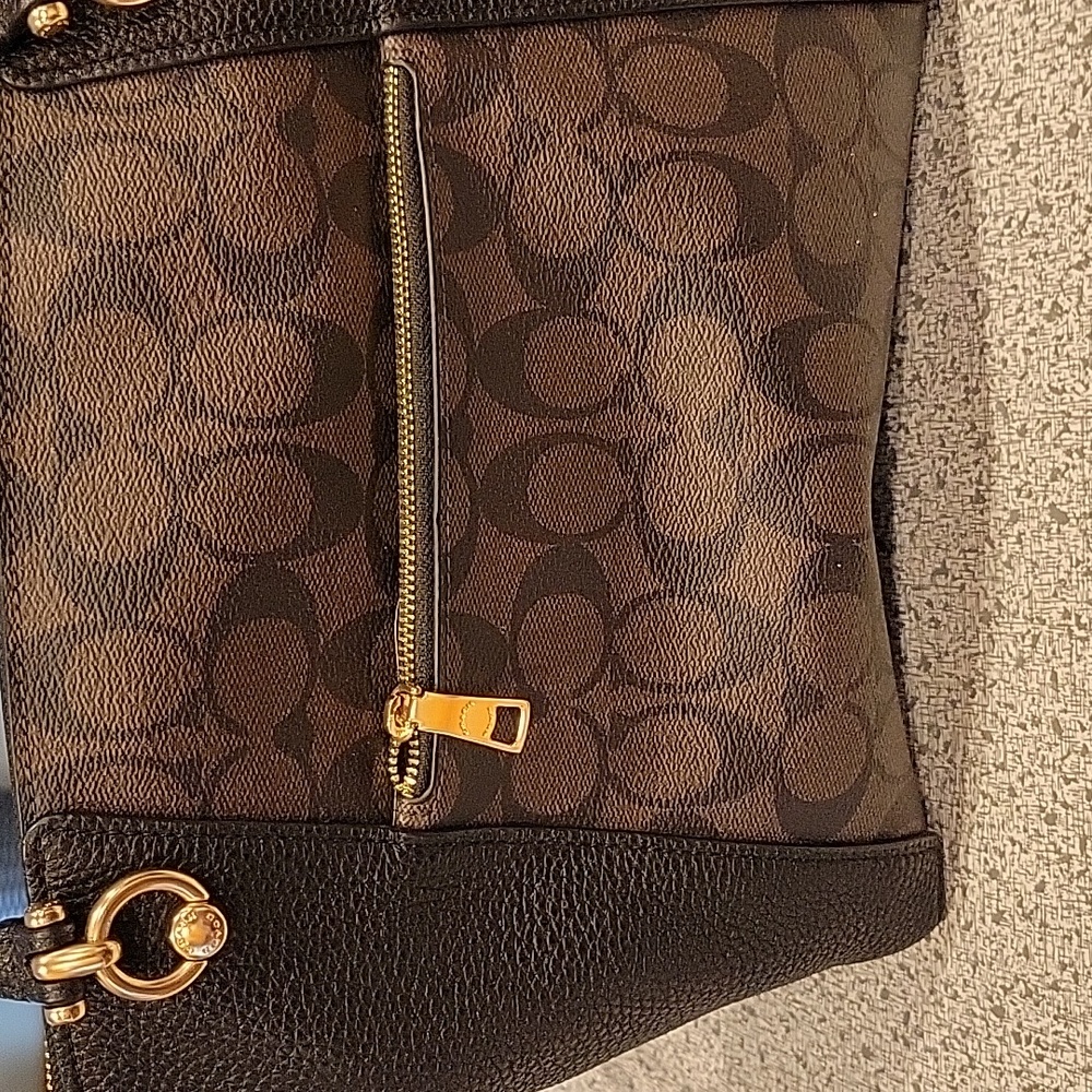 Coach Handbag - Picture 4 of 7